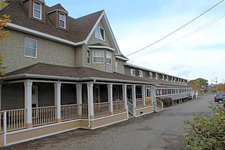 Harbourview Inn and Suites