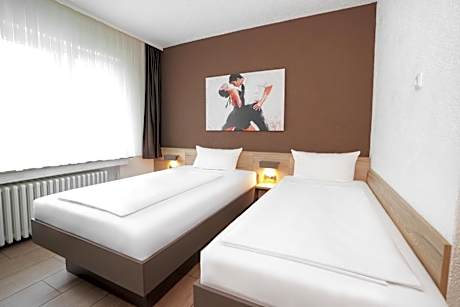 Standard Twin Room with 2 single beds