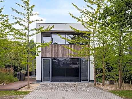 Wellness villa on the water near Harderwijk