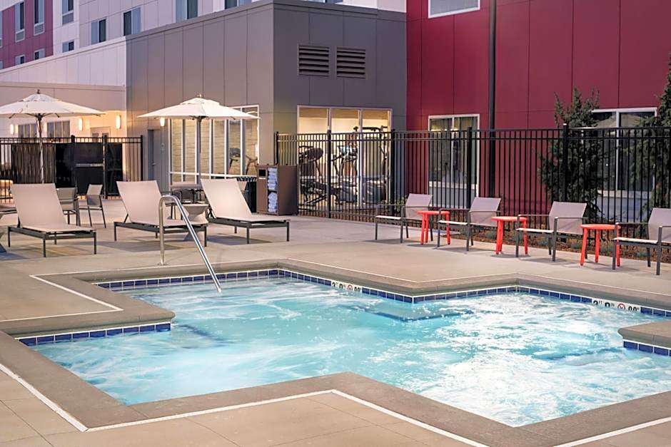 Courtyard by Marriott Pullman