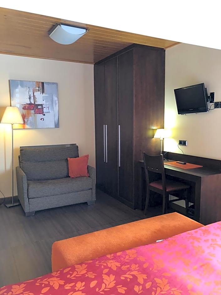 Photo 1 of 5 of Triple Room (3 Adults)