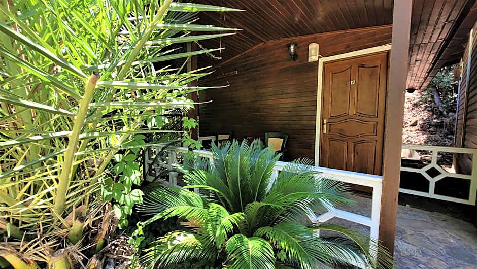 Canada Hotel & Bungalows