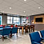 Holiday Inn Express Hotel & Suites Woodbridge By IHG