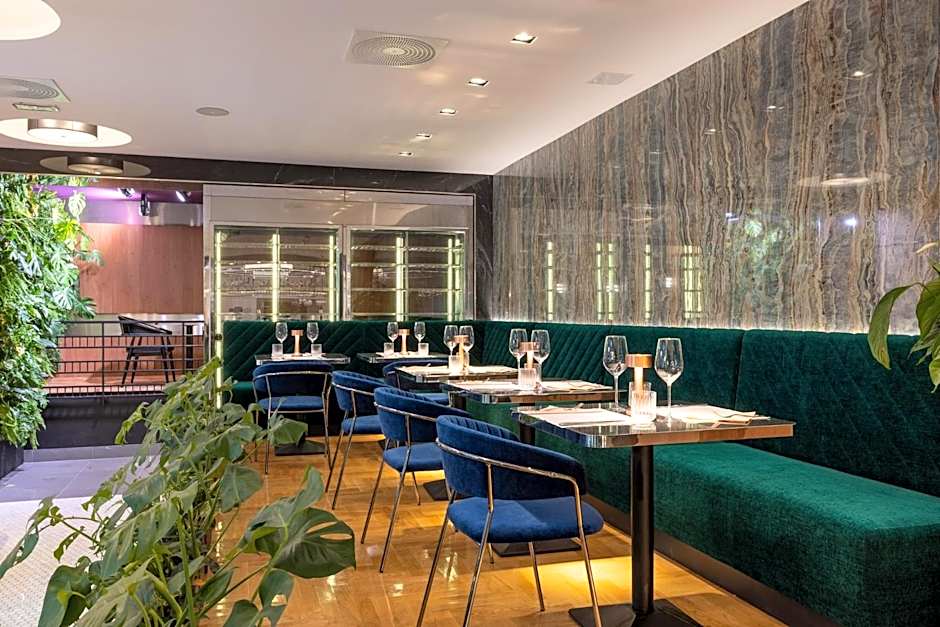 Silver Crown Hotel & Residence, Palace Quarter