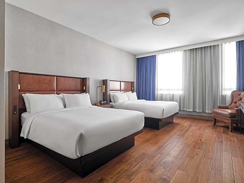 Metcalfe Hotel Ottawa by Gray Collection