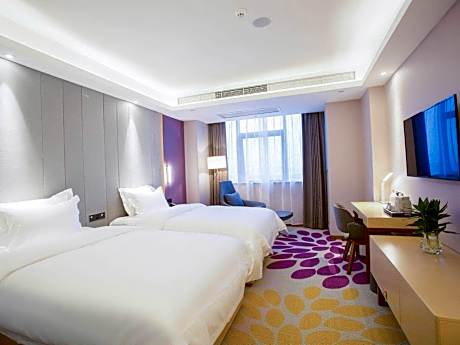 WH - Deluxe Room Twin