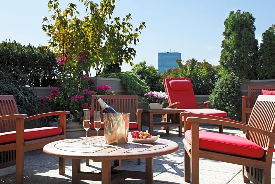 Fifteen Beacon Hotel