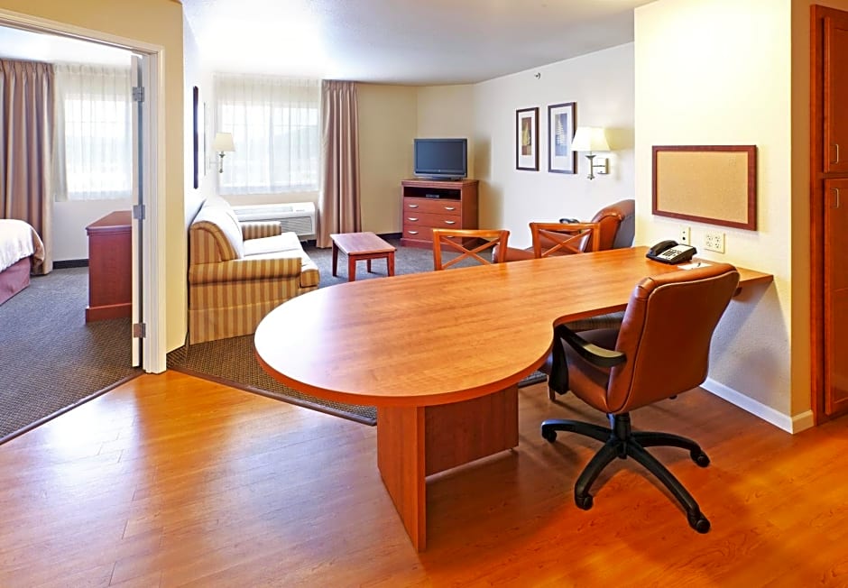 Candlewood Suites Fayetteville, an IHG Hotel