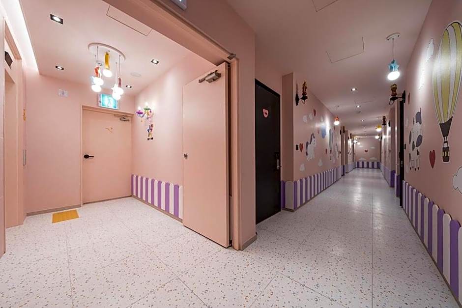 Jangyu Almond Kids Hotel