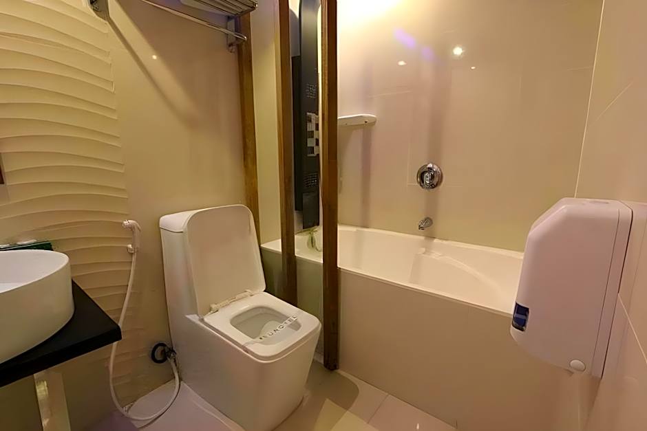 Eurotel Las Pinas Hotel