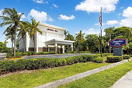 Hampton Inn Naples-Central