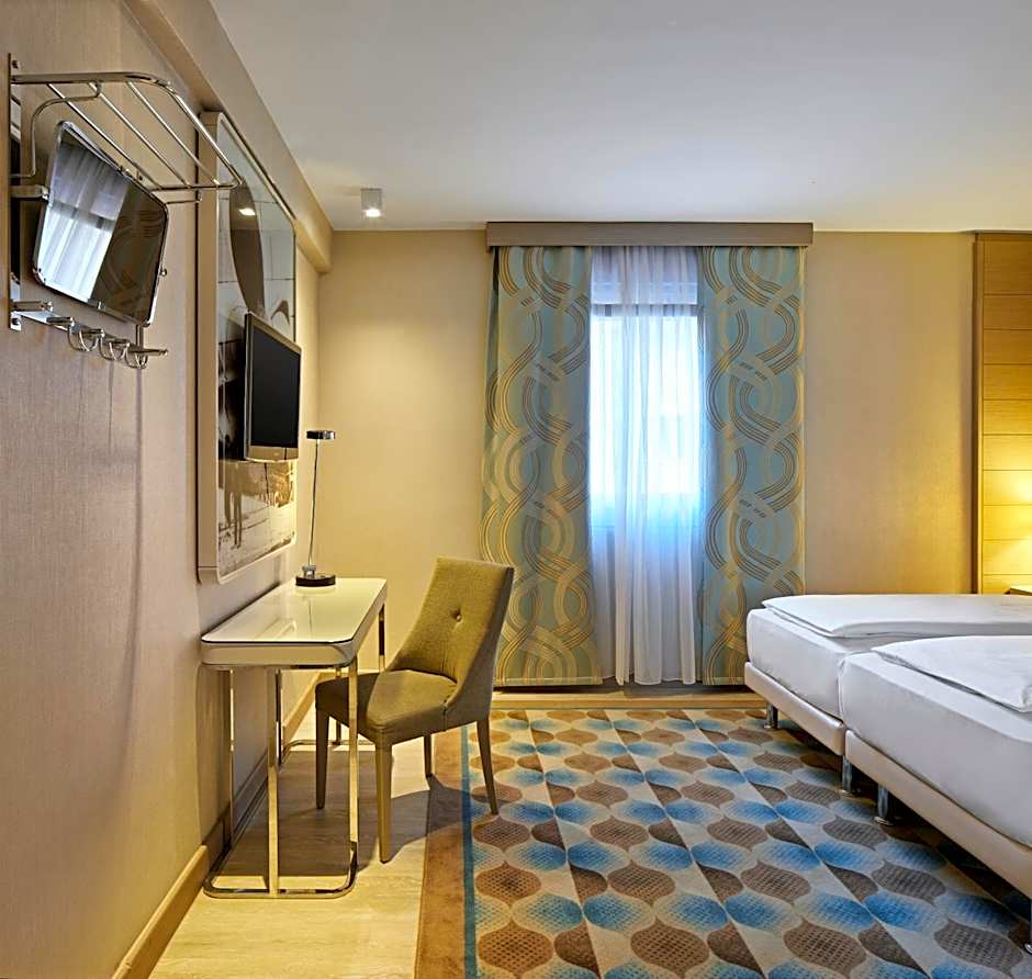 Titanic Comfort Mitte