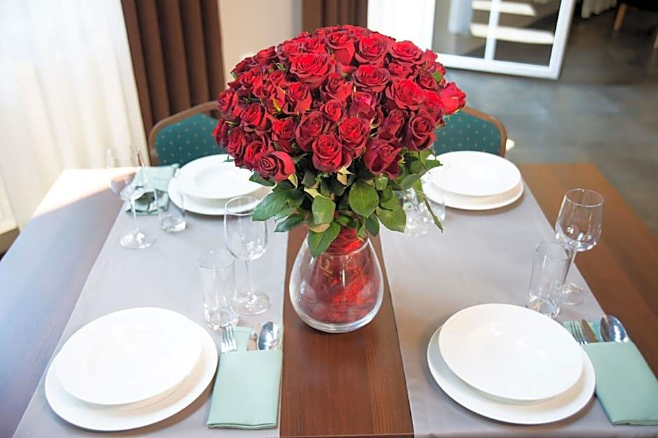 Centrum Restauracyjno-Hotelowe Florres