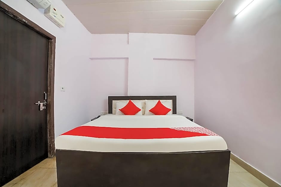 OYO 70893 KL Khari Inn