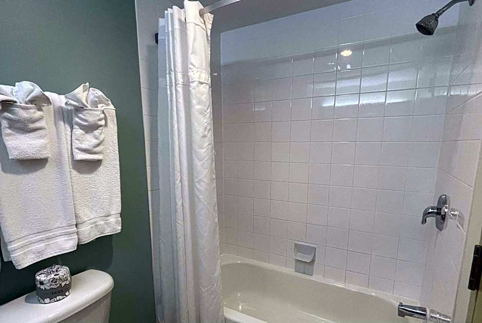 Super 8 by Wyndham Peterborough