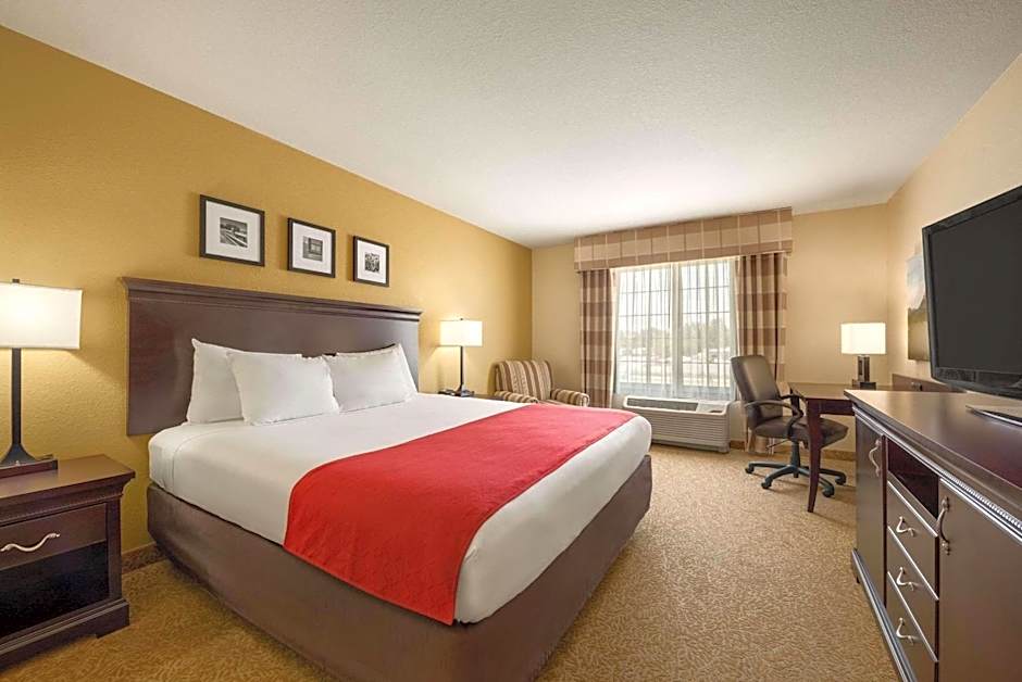 Country Inn & Suites by Radisson, Minot, ND