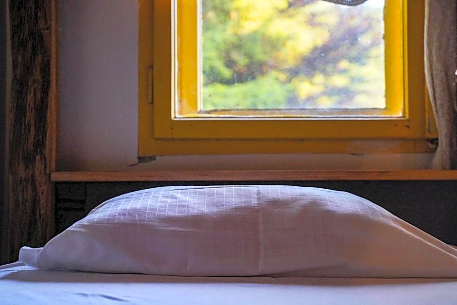 Planinarski dom ''Bijele stijene'' Mountain lodge