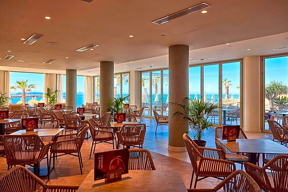 Universal Hotel Romantica