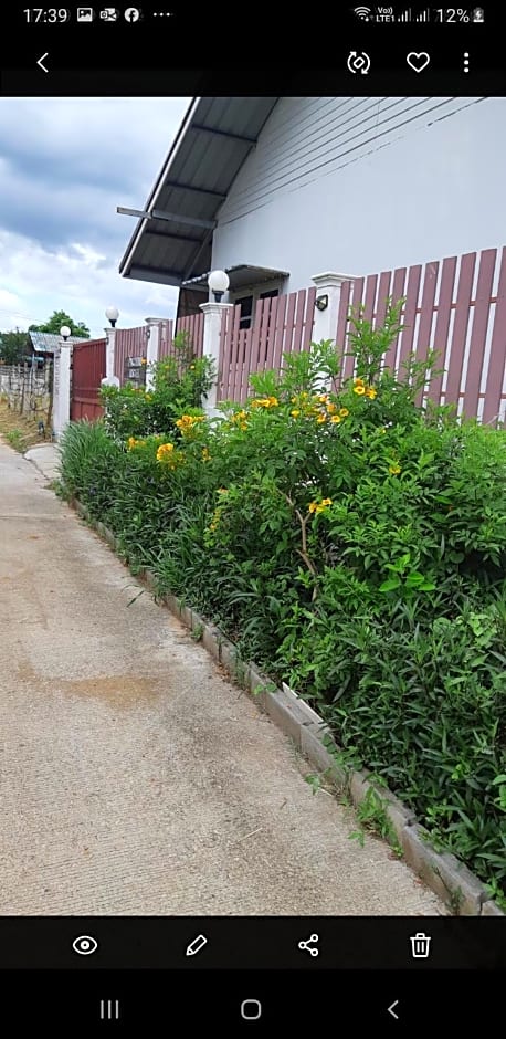 Pakchong hostel & wildlife tour