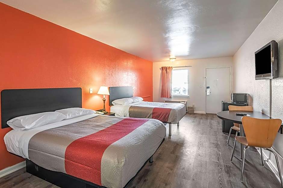 Motel 6-Portsmouth, VA