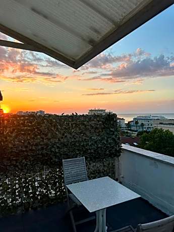 Deluxe Double Room with Balcony and Sea View