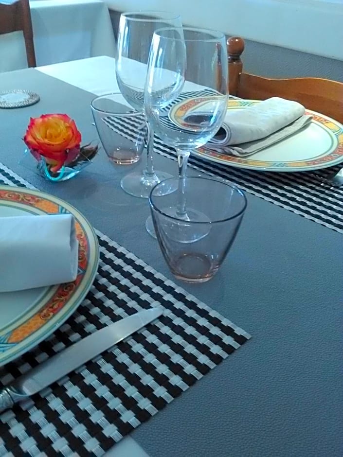 Logis Hotel L'ange Couronne