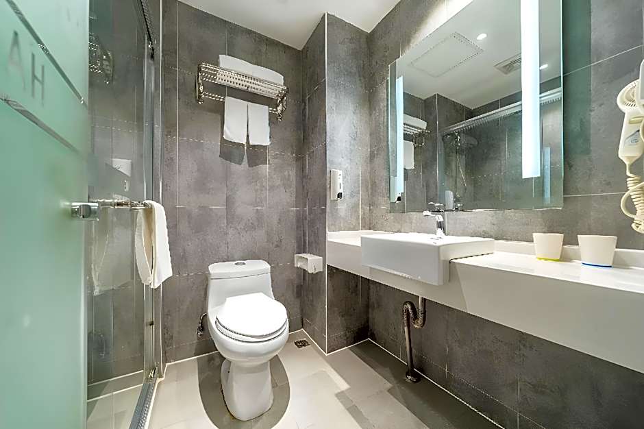 Hanting Hotel Shanghai Qingpu Caoying Road Metro Station