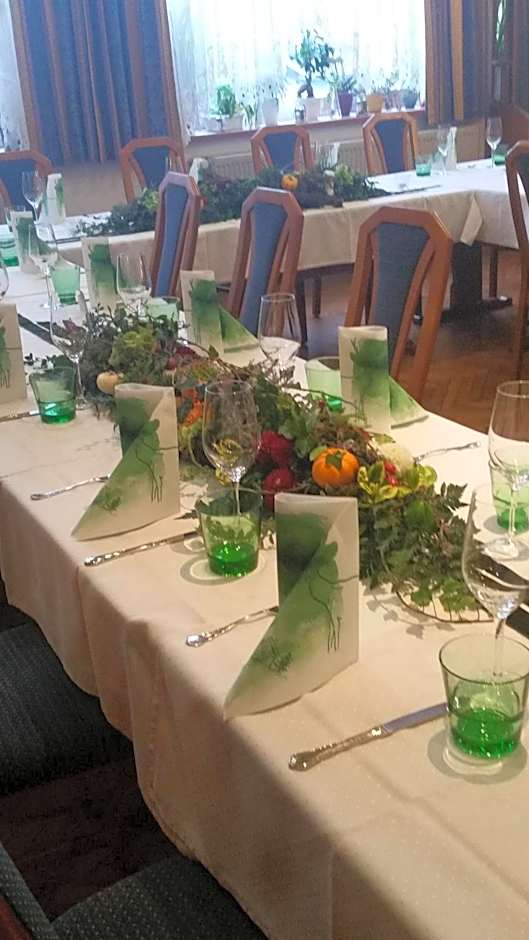 Hotel-Gasthof-Fleischerei - Zur alten Post