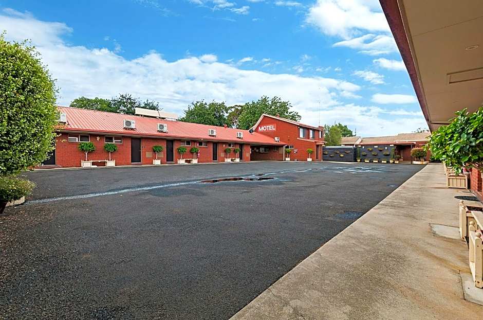 AAt 28 Goldsmith Motel