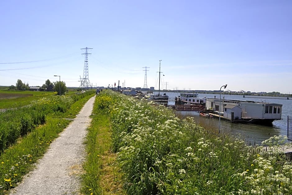 Floating B&B Amsterdam