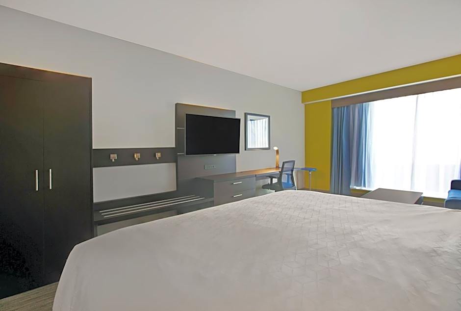 Holiday Inn Express And Suites Milwaukee - Brookfield By IHG