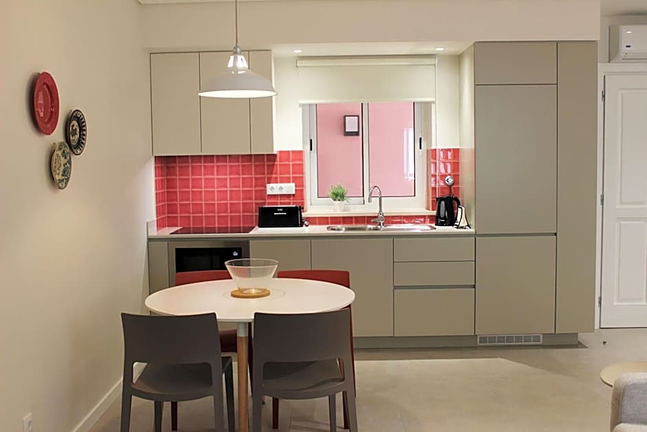 Cardeal Suites & Apartments