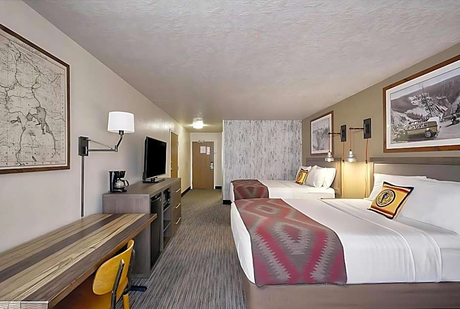 Yellowstone Park Hotel