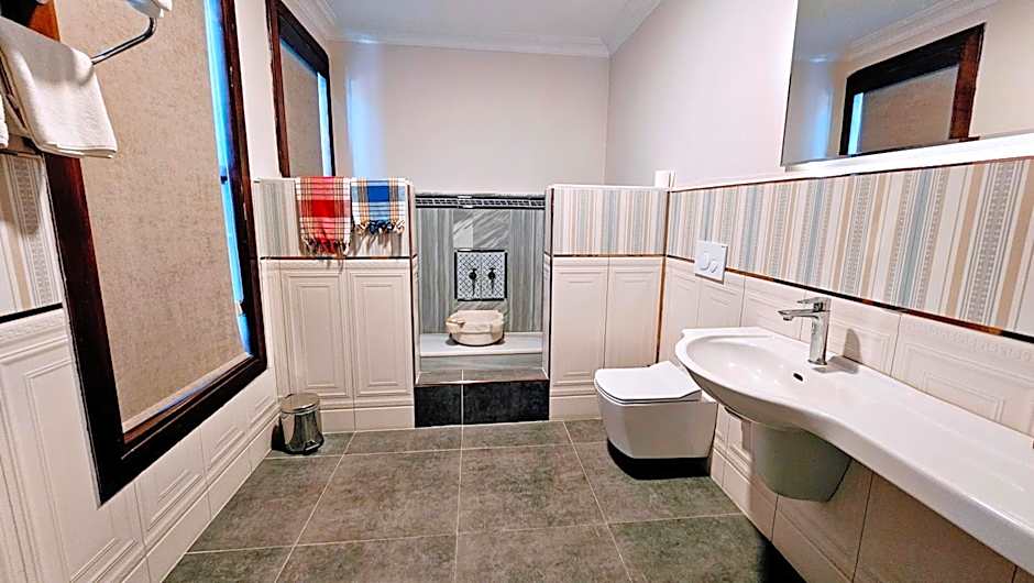 Otantik Hotel & Spa