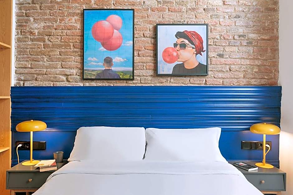 Arte Suites by Olala Homes