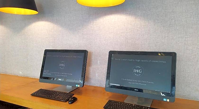 Holiday Inn Express Hyderabad Banjara Hills By IHG