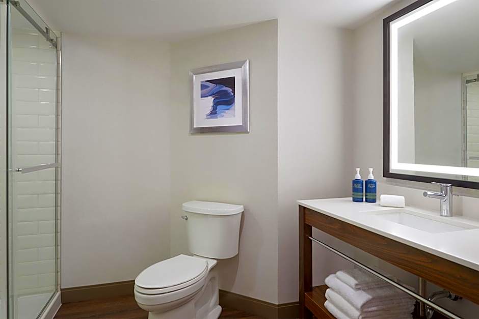 Four Points by Sheraton Point Edward Sarnia