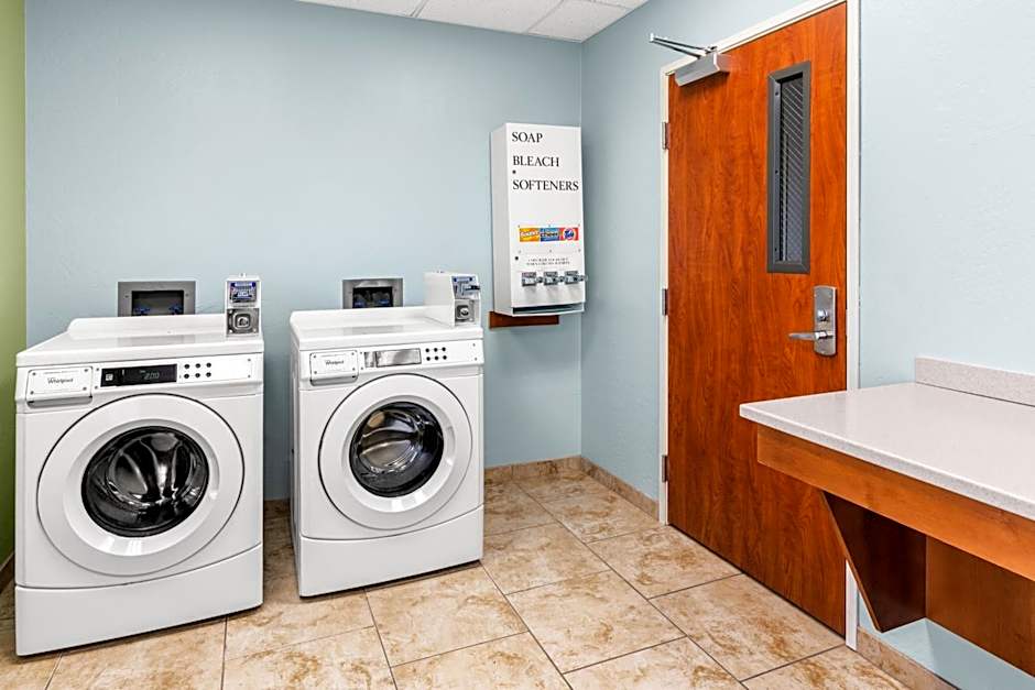 Holiday Inn Express Hotel & Suites Klamath Falls Central By IHG