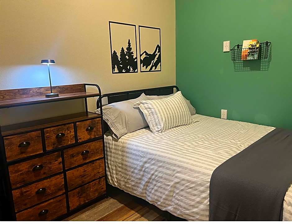 Pintler's Portal Hostel