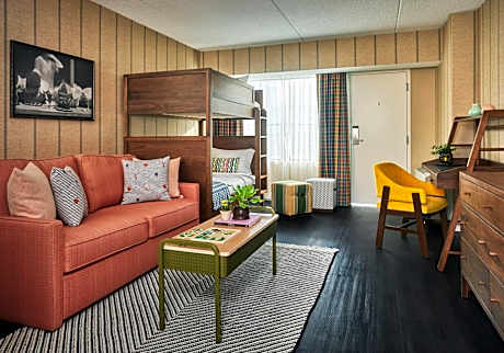 Graduate Twin Room with Bunk Beds