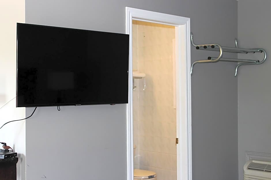 Super 7 Motel London