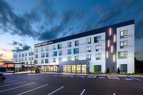 Courtyard by Marriott Russellville