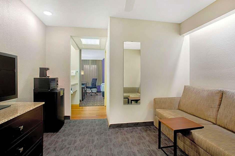 La Quinta Inn & Suites by Wyndham Springfield South