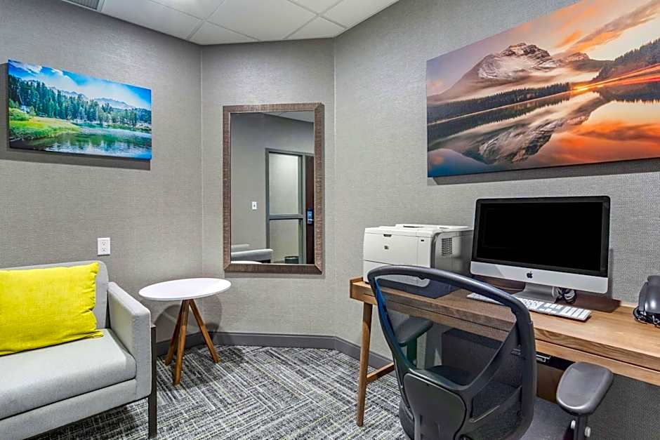 Hampton Inn By Hilton And Suites Edmonton West