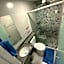 Quarto privativo com banheiro compartilhado em Pousada recém construída,a 500mts do pátio do forró