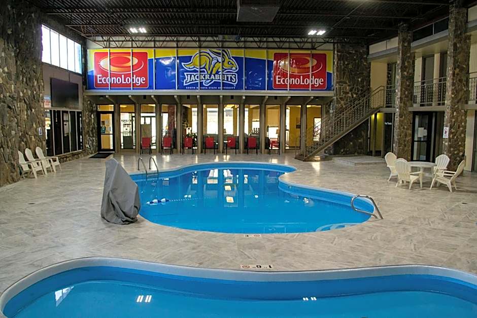 Econo Lodge Inn & Suites