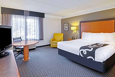 King Studio Suite - Non-Smoking