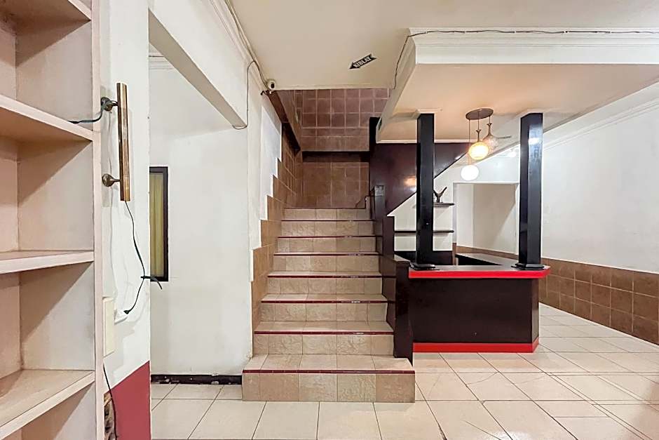 Urbanview Hotel Transit near Bandara Sultan Hasanuddin – Maros, CA