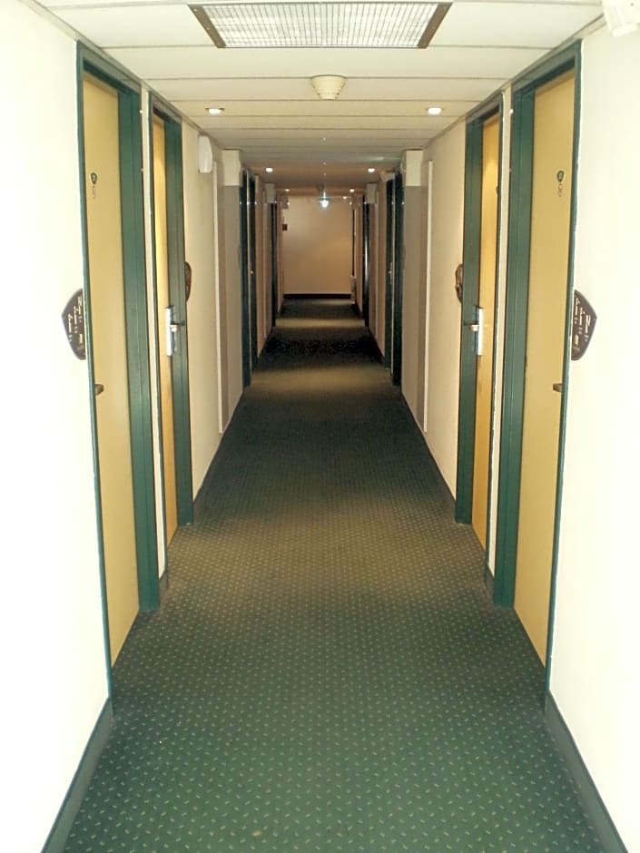 Good Night Hotel