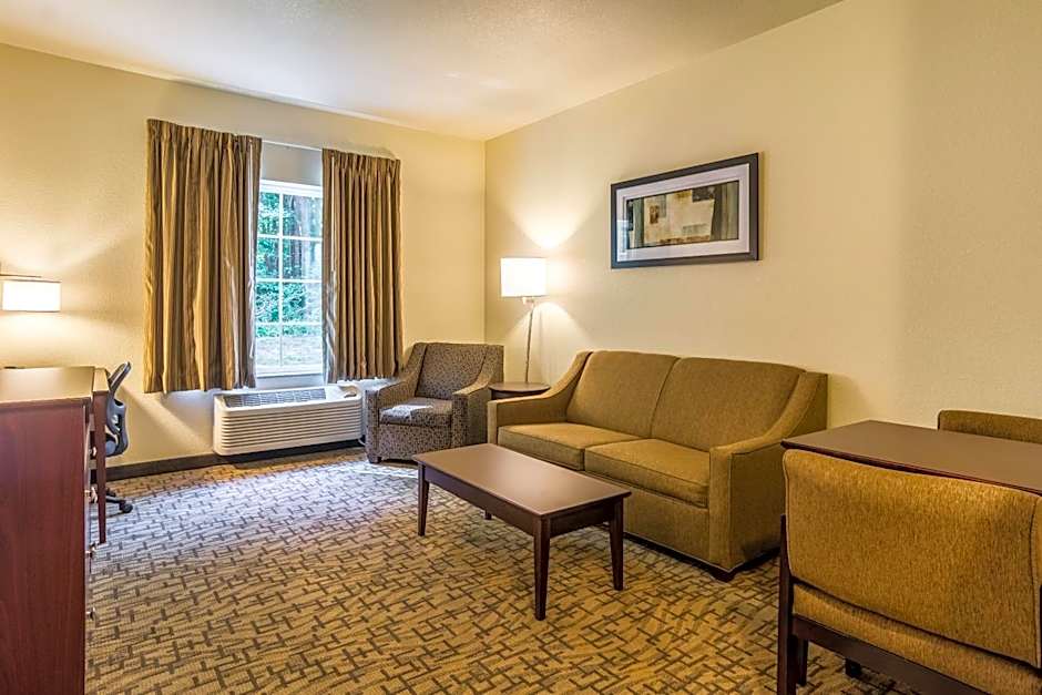 Cobblestone Hotel & Suites - Torrington